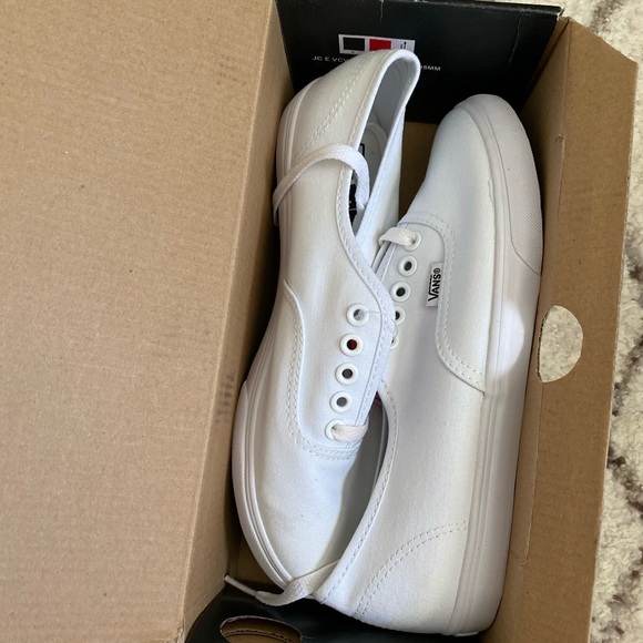 Vans Authentic Lo Pro - White - Sz 7 - Picture 4 of 7